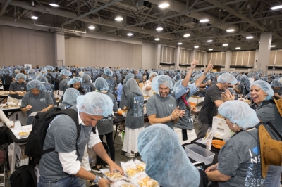 Nu Skin volunteers pack Salt Palace