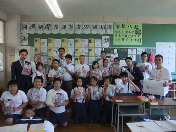 小学校訪問の様子