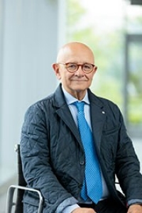 Jose-Vina José Viña